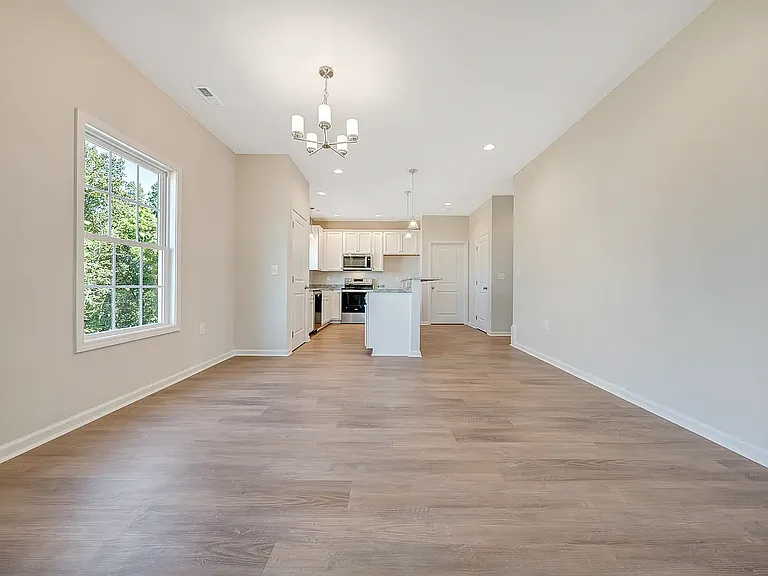 956 Carriage Pkwy — Photo 24