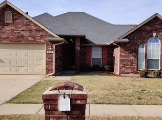 809 Regiment Way, Yukon, OK 73099