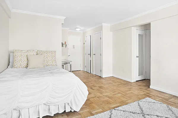 Rented by Compass | media 3