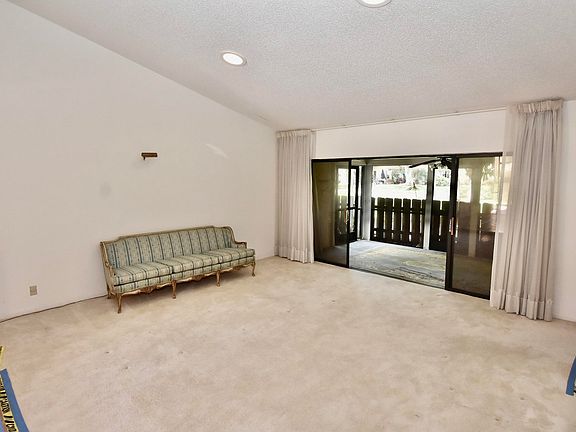 4th image of 18101 Grove Avenue