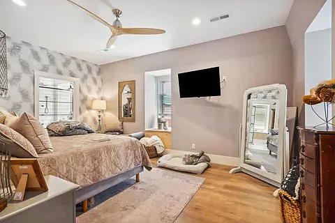 347 Bluff St #2 — Photo 10