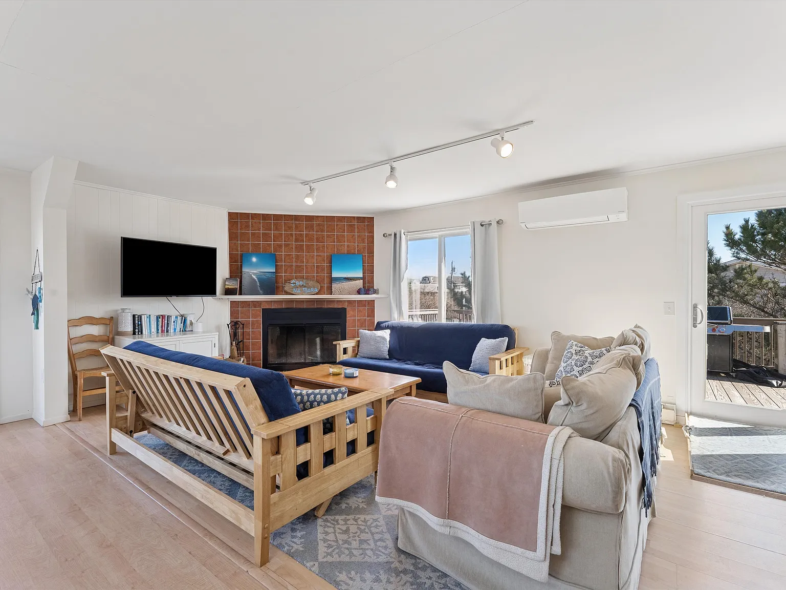 Westhampton Dunes 3 bed, 2 baths Two weeks in July or August 10k — Photo 2