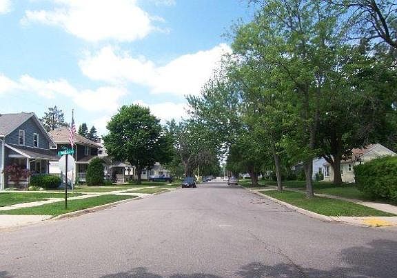 3rd image of 1535 Vista Ave