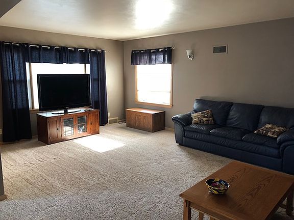 3rd image of 512 Morningside Dr