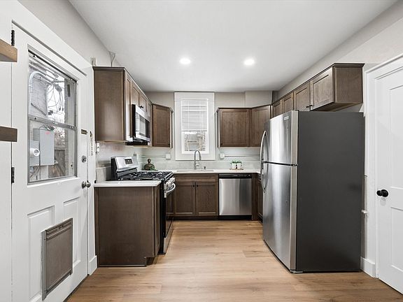 4th image of 2843 W 27th Ave