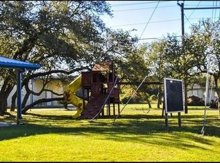 524 Palmetto Point Rd, Rockport, TX 78382