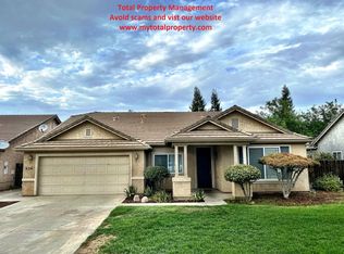 636 W James Ct, Visalia, CA 93277