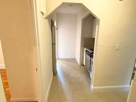 5th image of 750 10th Ave #4E