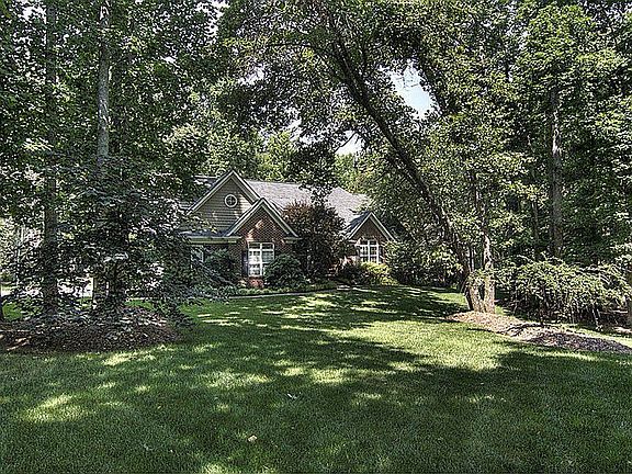 3rd image of 3930 Davis Dr