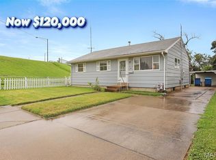 2 Briarcliff Dr, Granite City, IL 62040