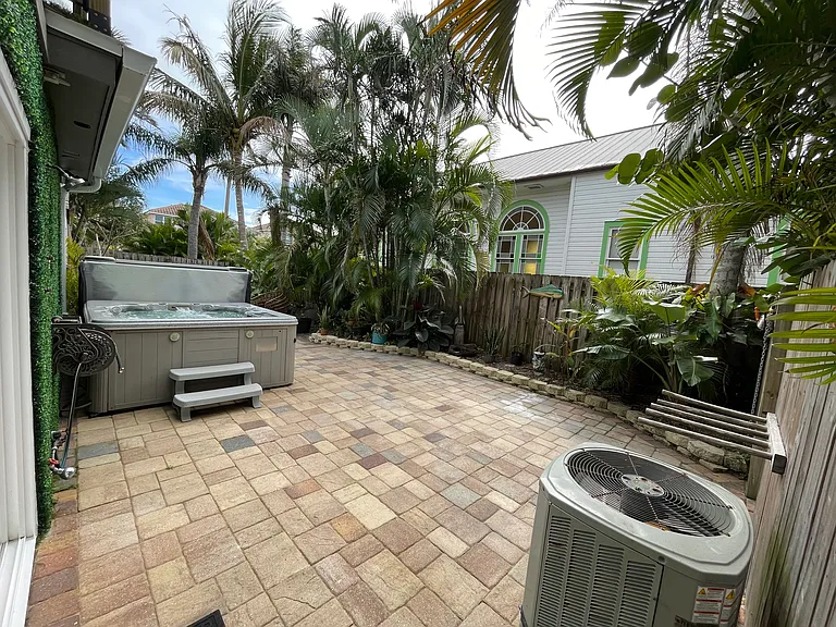 340 S Orlando Ave — Photo 40