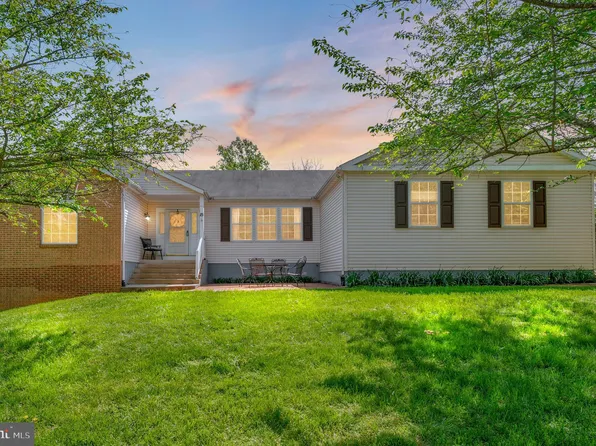 15 Rosepetal St, Stafford, VA 22556