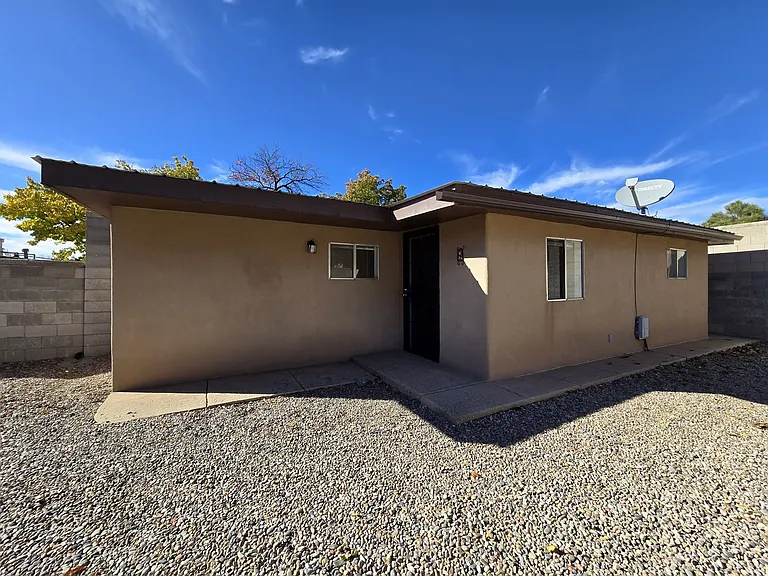 733 Columbia St — Photo 12