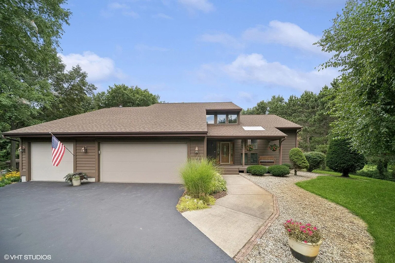 1744 N Country Ln photo 1