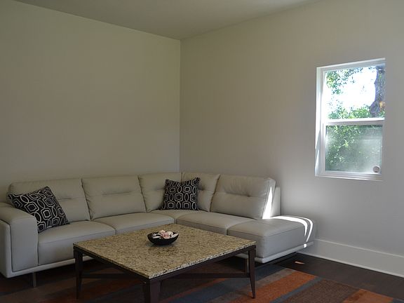 5th image of 7930 Pacific Ave SE