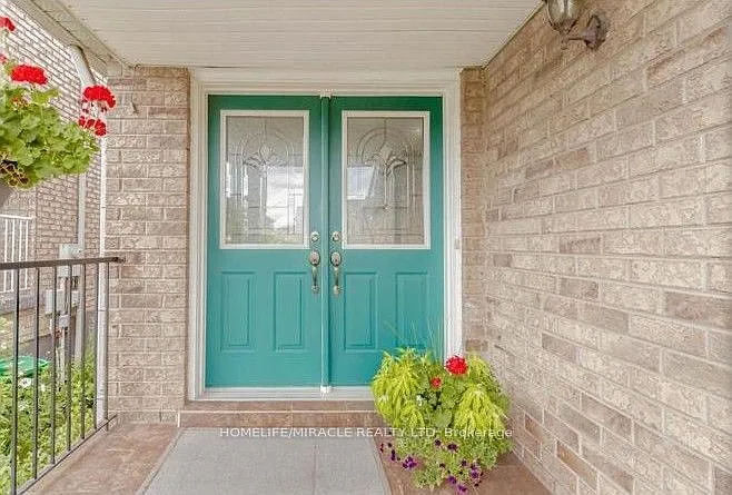 3 bed, $3,200 — Photo 2