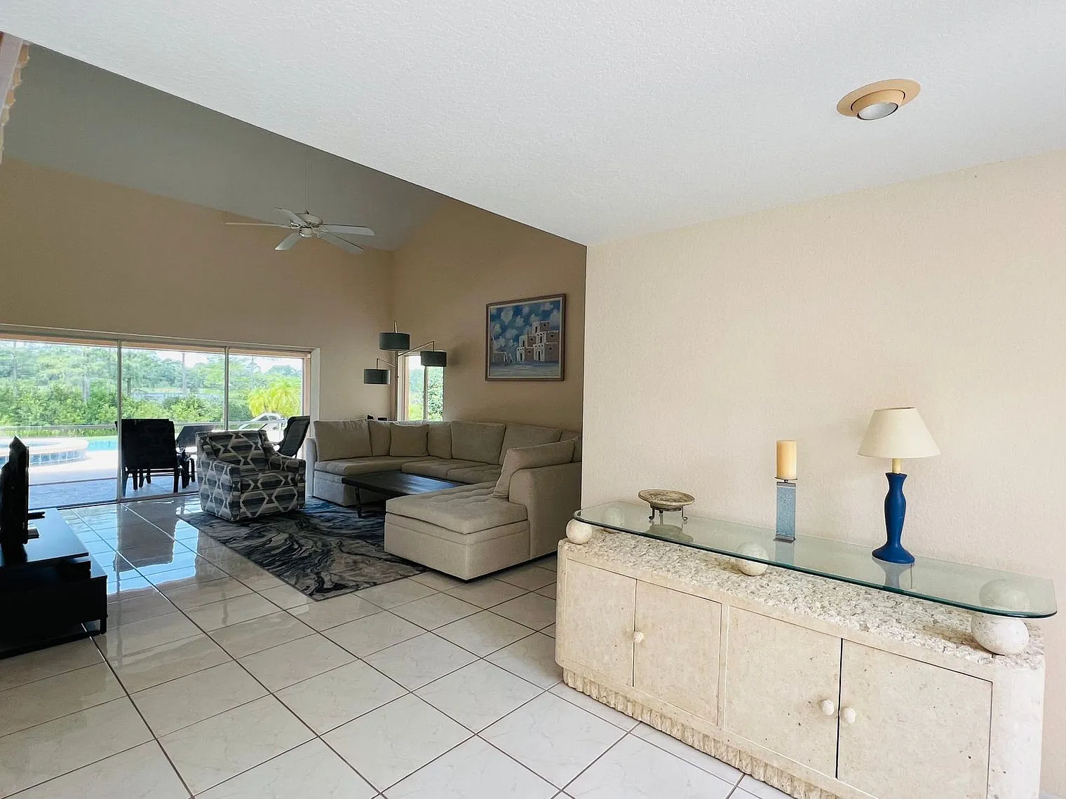 3 bed, 3.0 bath, 1722 sqft, $7,500 — Photo 2