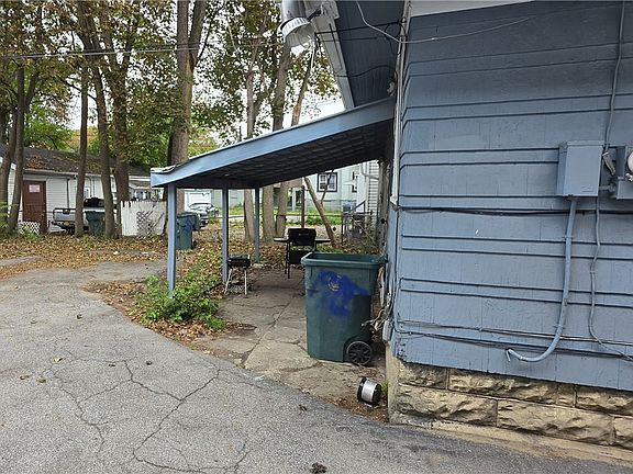 4th image of 1985-1987 Dewey Ave