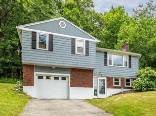 2 Richardson Rd, Burlington, MA 01803