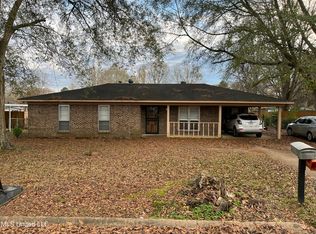 104 Goza St, Grenada, MS 38901