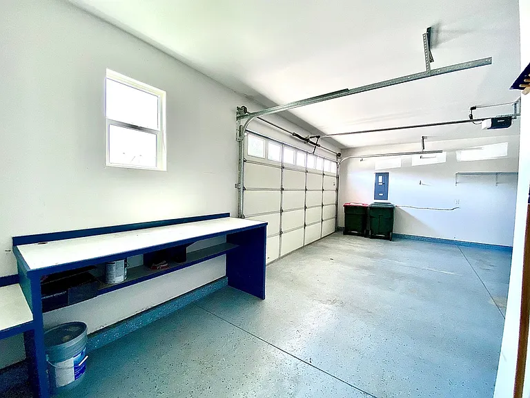 481 W Peck St — Photo 40