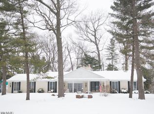 3862 Pineglade Dr, Portage, MI 49024