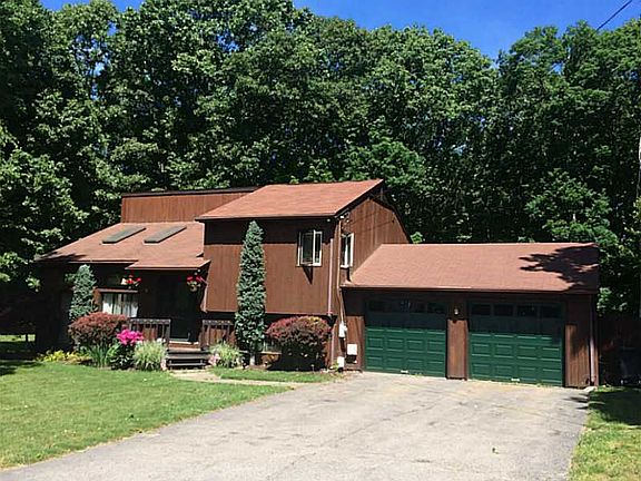 3rd image of 87 Highwood Dr