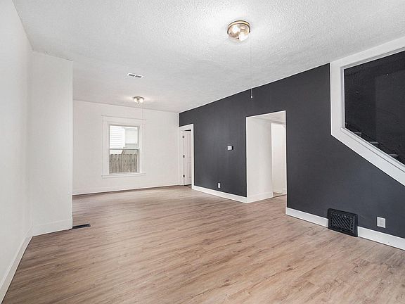 5th image of 2145 Horton Ave SE