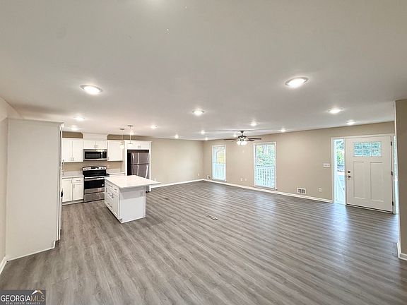 4th image of 3680 Springside Ln