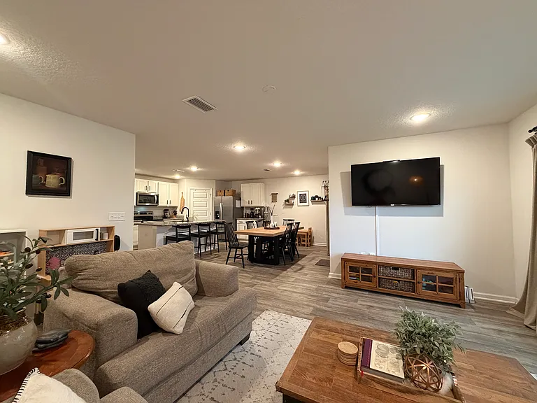 5699 Guinevere Ln — Photo 21