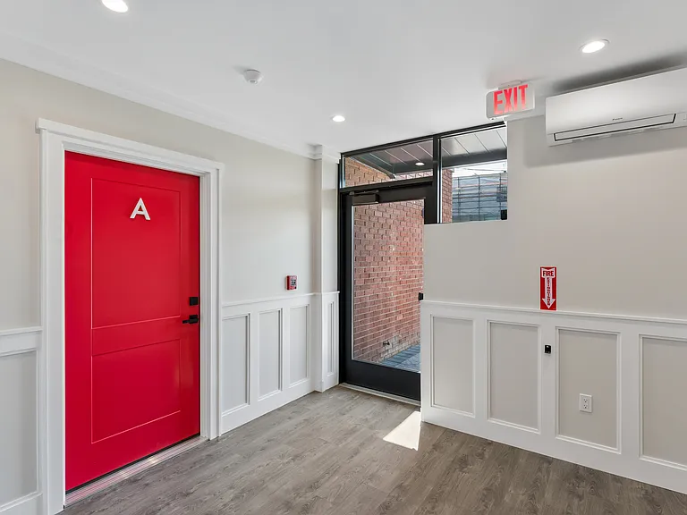 780 New York Ave #A — Photo 3