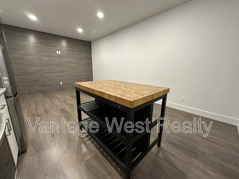 889B Mount Ida Dr — Photo 6