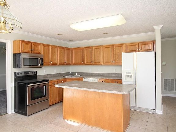 4th image of 3102 Meadowland Ter