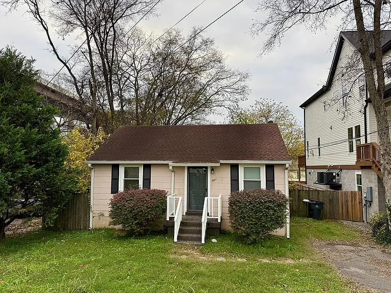 601 Morrow Rd — Photo 6