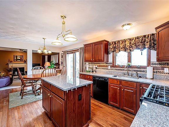 5th image of 1151 Redoak Dr