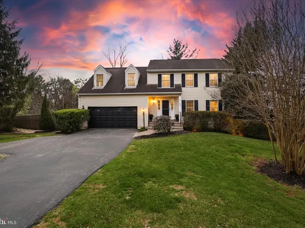 1808 Clovermeadow Dr, Vienna, VA 22182