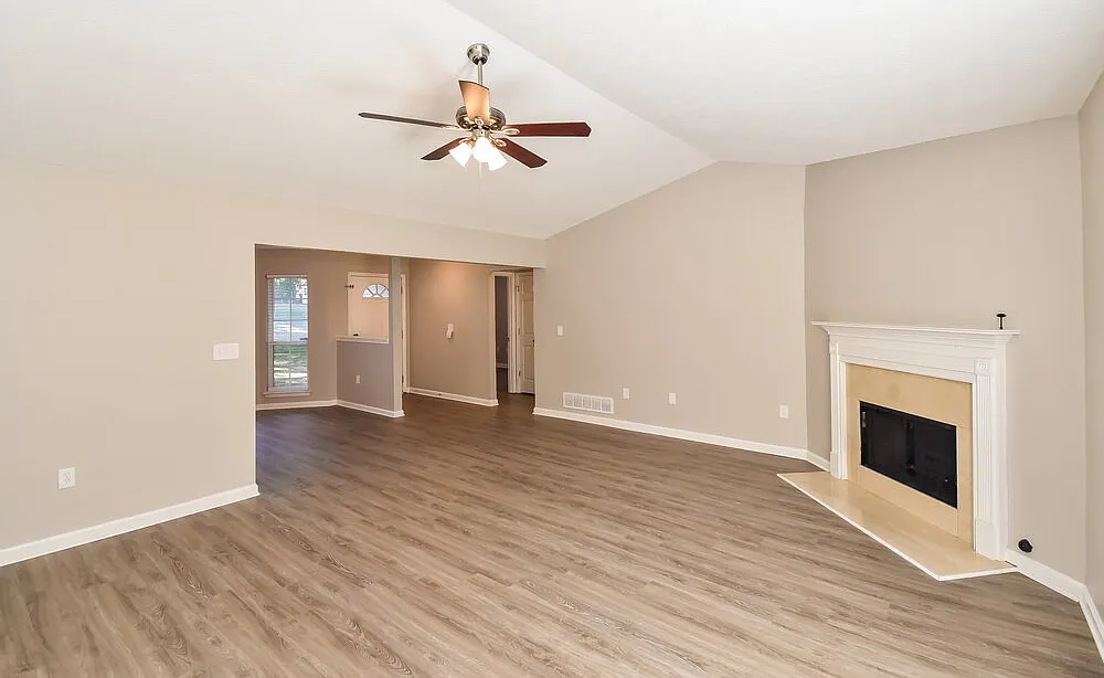 3 bed, 2.0 bath, 1571 sqft, $1,915 — Photo 4