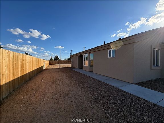 4th image of 3120 E Devlin Avenue