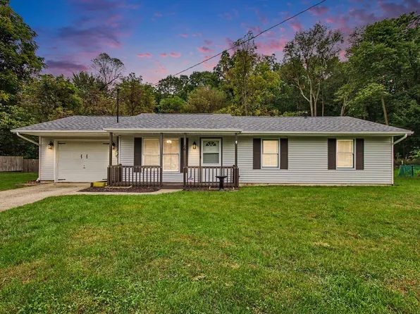 86 Hickory Nut Ln, Springfield, MI 49037