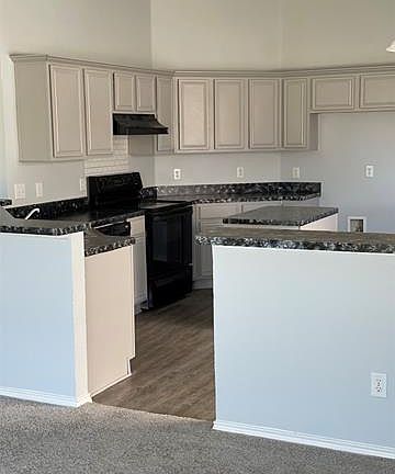 4th image of 703 Keessee Dr