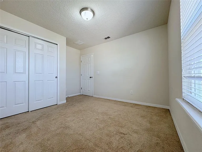2428 Chateau Loop — Photo 32