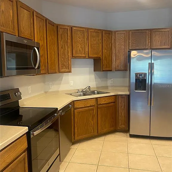 987 Fern Ave #202 — Photo 9