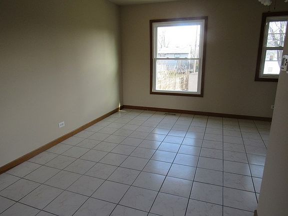 3rd image of 7179 Glenwood Ln