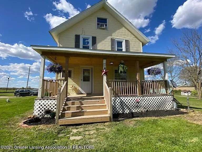9040 E Parker Rd — Photo 2