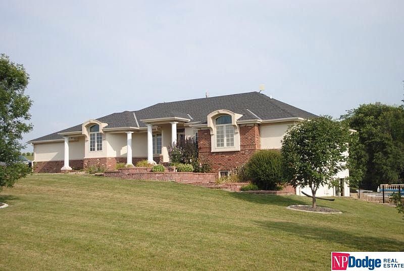 1st image of 21900 Brookside Cir