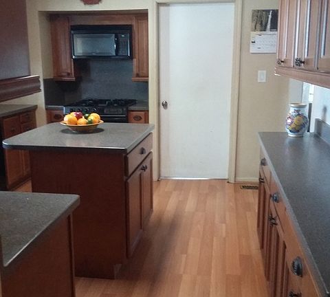 2nd image of 917 N 22nd Ave