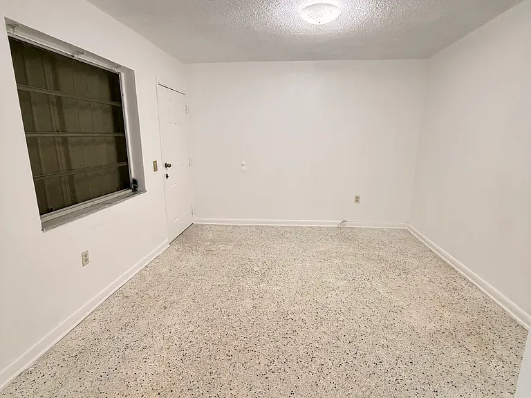 1860 SW 4th St #1 — Photo 3