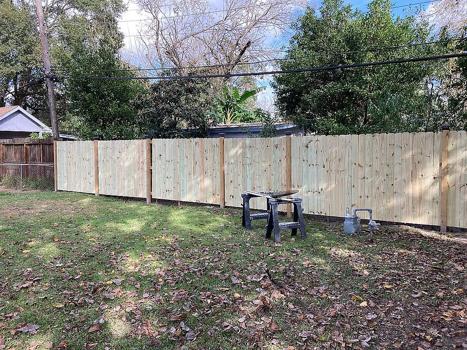 2nd image of 407 Oaks Dr
