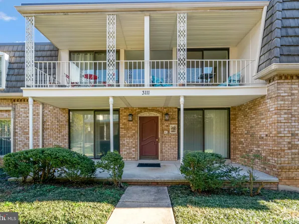3111 Patrick Henry Dr APT 634, Falls Church, VA 22044