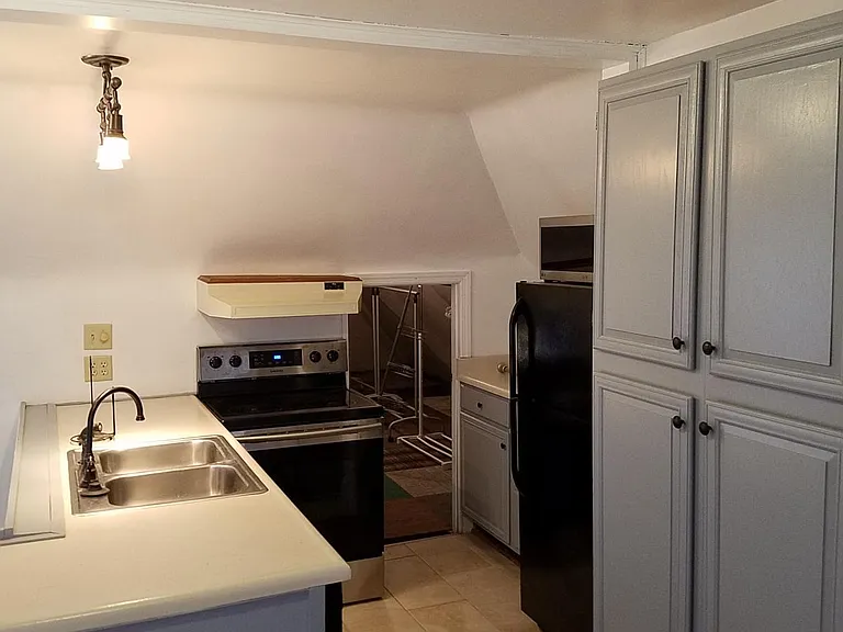 119 W Sycamore St #3 — Photo 6